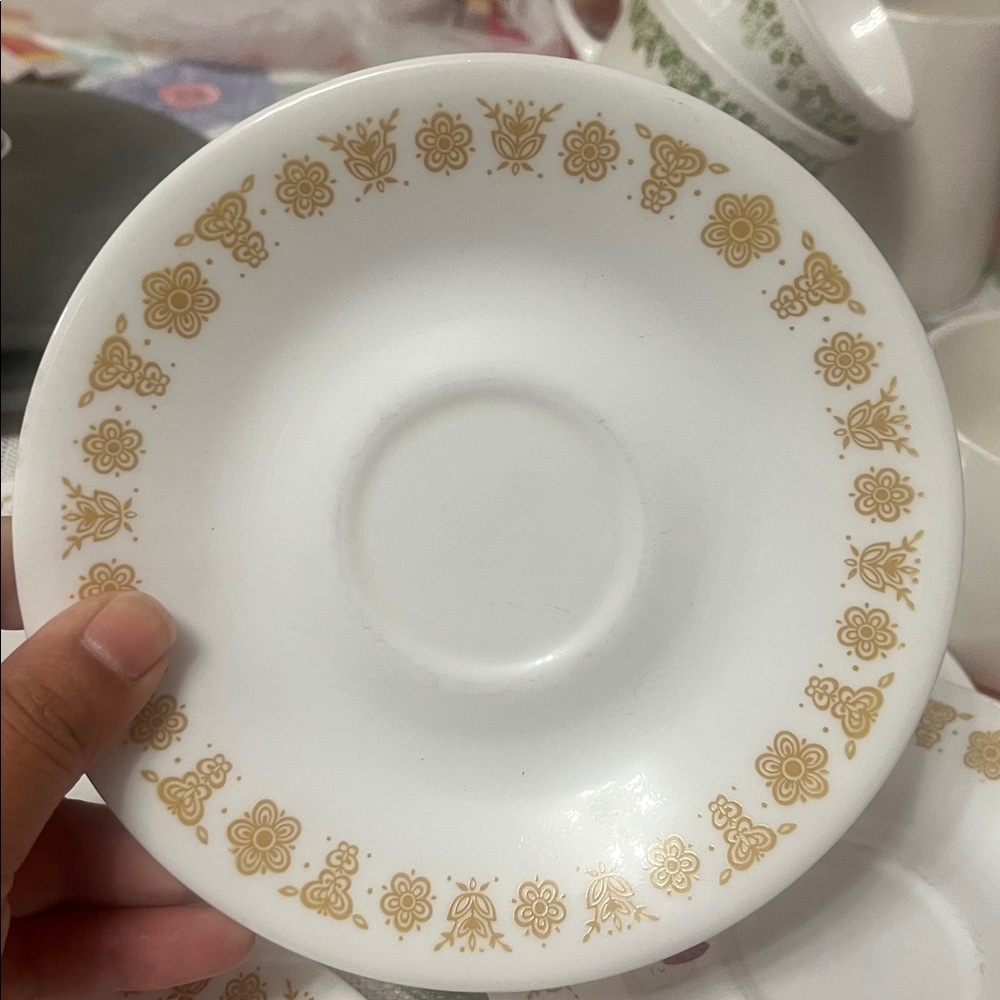 Vintage, 7 Corelle Livingware 6" Plates Butterfly Gold - Vintage - Picture 3 of 4